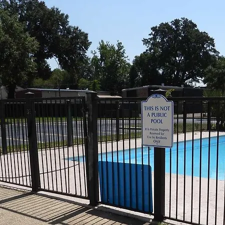 Baymont By Wyndham Lafayette Airport 